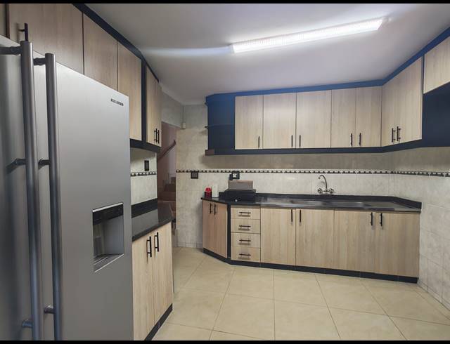 3 BEDROOM HOUSE FOR SALE IN FLAMINGO HEIGHTS